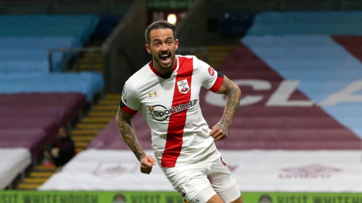 BURNLEY, ENGLAND - SEPTEMBER 26: Danny Ings of Southampton celebrates after scoring his team's first goal during the Premier League match between Burnley and Southampton at Turf Moor on September 26, 2020 in Burnley, England. Sporting stadiums around the UK remain under strict restrictions due to the Coronavirus Pandemic as Government social distancing laws prohibit fans inside venues resulting in games being played behind closed doors. (Photo by Alex Livesey/Getty Images)