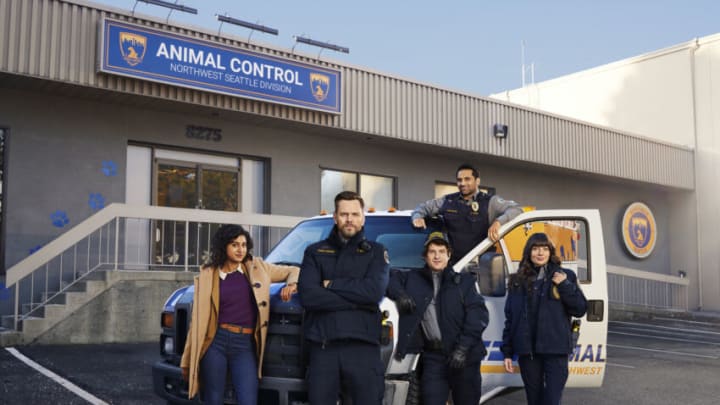 ANIMAL CONTROL: L-R: Vella Lovell as Emily, Joel McHale as Frank, Michael Rowland as Shred, Ravi Patel as Patel and Grace Palmer as Victoria in the all-new ANIMAL CONTROL. CR: Kharen Hill /FOX © 2023 FOX Media LLC.