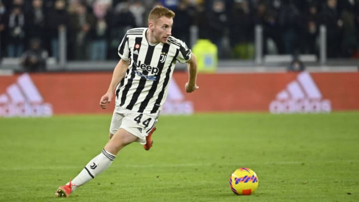 TURIN, ITALY - DECEMBER 05: Dejan Kulusevski of Juventus FC controls the ball during the Serie A match between Juventus and Genoa CFC at on December 5, 2021 in Turin, Italy. (Photo by Stefano Guidi/Getty Images)