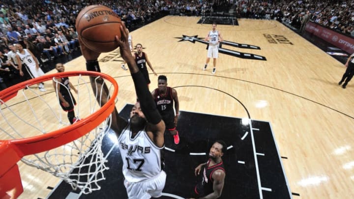 SAN ANTONIO, TX - MAY 3: Jonathon Simmons #17 of the San Antonio Spurs goes to the basket against the Houston Rockets during Game Two of the Eastern Conference Semifinals of the 2017 NBA Playoffs on MAY 3, 2017 at the AT&T Center in San Antonio, Texas. NOTE TO USER: User expressly acknowledges and agrees that, by downloading and or using this photograph, user is consenting to the terms and conditions of the Getty Images License Agreement. Mandatory Copyright Notice: Copyright 2017 NBAE (Photos by Mark Sobhani/NBAE via Getty Images)
