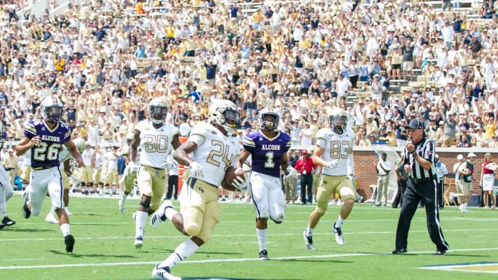 ATLANTA, GA – SEPTEMBER 1: Running back Jordan Mason #24 of the Georgia Tech Yellow Jackets runs the ball in for a touchdown in front of defensive back Daylon Burks #1 of the Alcorn State Braves at Bobby Dodd Stadium on September 1, 2018 in Atlanta, Georgia. (Photo by Michael Chang/Getty Images)