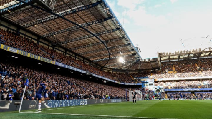 LONDON, ENGLAND - OCTOBER 19: General View as Mason Mount of Chelsea takes a corner during the Premier League match between Chelsea FC and Newcastle United at Stamford Bridge on October 19, 2019 in London, United Kingdom. (Photo by Paul Harding/Getty Images)