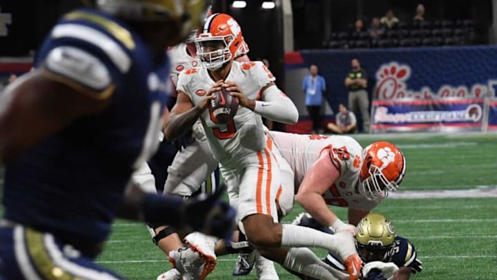 Clemson quarterback D.J. Uiagalelei (5) scrambles during the fourth quarter at the Mercedes-Benz Stadium in Atlanta, Georgia Monday, September 5, 2022.Ncaa Fb Clemson At Georgia Tech