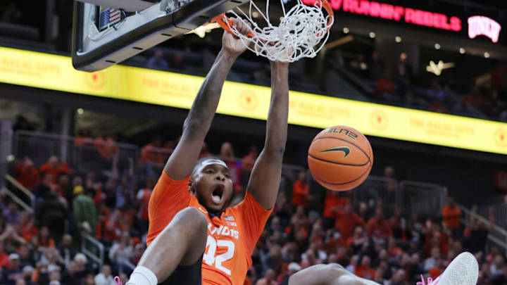 LAS VEGAS, NEVADA - NOVEMBER 18: Dain Dainja #42 of the Illinois Fighting Illini dunks against the UCLA Bruins in the first half of their game during the Continental Tire Main Event basketball tournament at T-Mobile Arena on November 18, 2022 in Las Vegas, Nevada. (Photo by Ethan Miller/Getty Images)