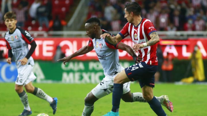 If Guadalajara hopes to regain Jalisco bragging rights, they'll have to control Julián Quiñones at the Estadio Jalisco. (Photo by Alfredo Moya/Jam Media/Getty Images)