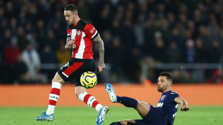 SOUTHAMPTON, ENGLAND - DECEMBER 14: Danny Ings of Southampton battles for possession with Ryan Fredericks of West Ham United during the Premier League match between Southampton FC and West Ham United at St Mary's Stadium on December 14, 2019 in Southampton, United Kingdom. (Photo by Jordan Mansfield/Getty Images)