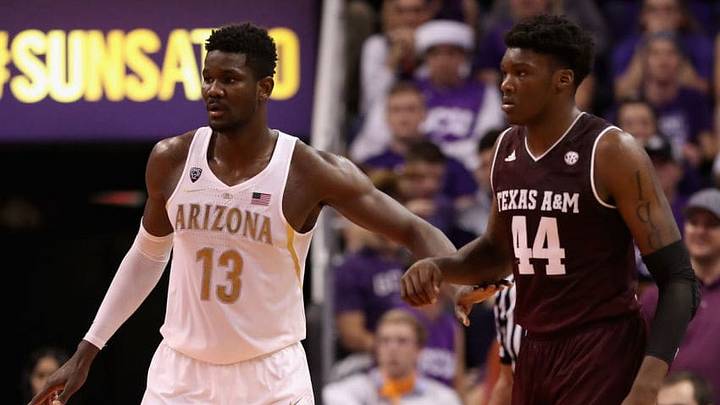 PHOENIX, AZ - DECEMBER 05: Deandre Ayton PHOENIX, AZ - DECEMBER 05: Deandre Ayton