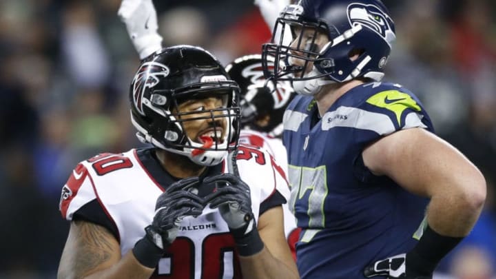 SEATTLE, WA - NOVEMBER 20: Defensive end Derrick Shelby