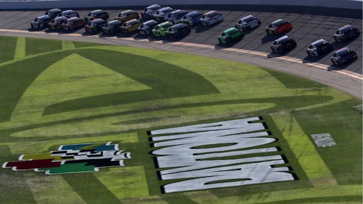 DAYTONA BEACH, FL - FEBRUARY 18: Cars race during the Monster Energy NASCAR Cup Series 60th Annual Daytona 500 at Daytona International Speedway on February 18, 2018 in Daytona Beach, Florida. (Photo by Sean Gardner/Getty Images)