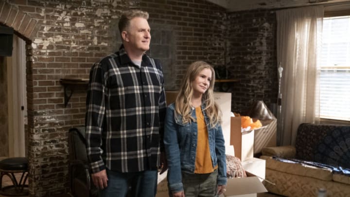 ATYPICAL (L to R) MICHAEL RAPAPORT as DOUG GARDNER and JENNIFER JASON LEIGH as ELSA GARDNER in episode 401 of ATYPICAL Cr. PATRICK WYMORE/NETFLIX © 2021
