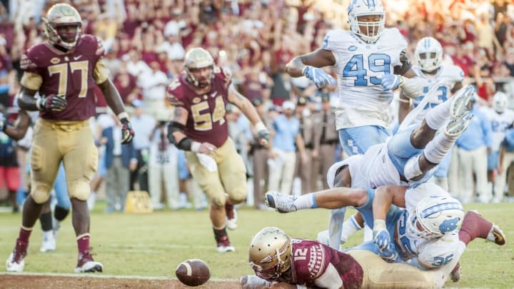 TALLAHASSEE, FL – OCTOBER 01: Deondre Francois #12 of the Florida State Seminoles loses the ball during the game against the North Carolina Tar Heels at Doak Campbell Stadium on October 1, 2016 in Tallahassee, Florida. (Photo by Jeff Gammons/Getty Images)