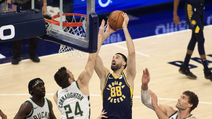 Milwaukee Bucks: Jrue Holiday, Pat Connaughton, Brook Lopez, Indiana Pacers: Goga Bitadze