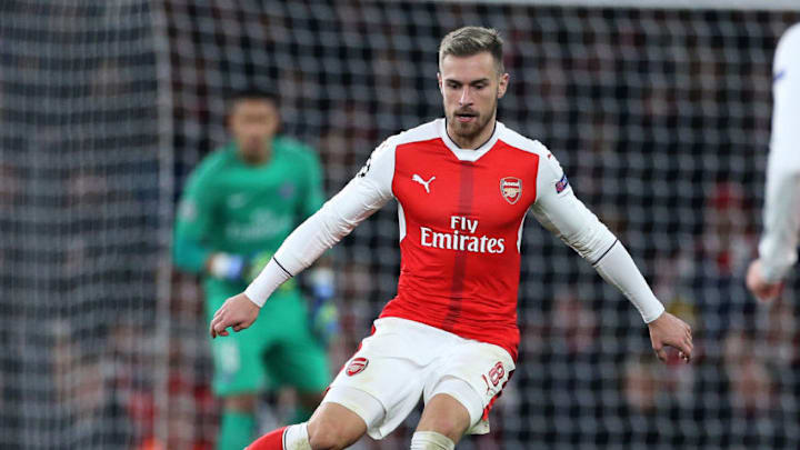 LONDON, ENGLAND - NOVEMBER 23: Aaron Ramsey of Arsenal in action during the UEFA Champions League match between Arsenal FC and Paris Saint-Germain at Emirates Stadium on November 23, 2016 in London, England. (Photo by Jean Catuffe/Getty Images)