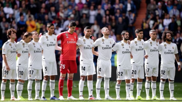 MADRID, SPAIN - OCTOBER 20: (L-R) Alvaro Odriozola of Real Madrid, Luka Modric of Real Madrid, Lucas Vazquez of Real Madrid, Raphael Varane of Real Madrid, Thibaut Courtois of Real Madrid, Casemiro of Real Madrid, Sergio Ramos of Real Madrid, Isco of Real Madrid, Marco Asensio of Real Madrid, Mariano of Real Madrid, Marcelo of Real Madrid during the La Liga Santander match between Real Madrid v Levante at the Santiago Bernabeu on October 20, 2018 in Madrid Spain (Photo by David S. Bustamante/Soccrates/Getty Images)