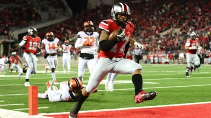 Nov 1, 2014; Columbus, OH, USA; Ohio State Buckeyes running back Jalin Marshall (17) runs into the end zone for a touchdown during the third quarter against the Illinois Fighting Illiniat Ohio Stadium. Mandatory Credit: Andrew Weber-USA TODAY Sports