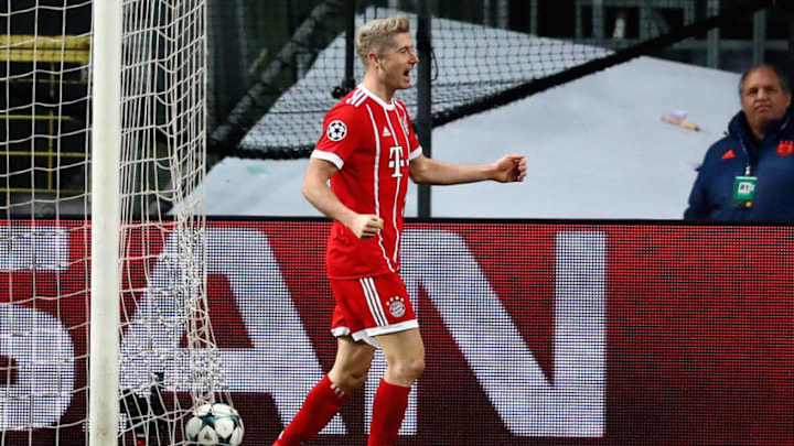 BRUSSELS, BELGIUM - NOVEMBER 22: Robert Lewandowski of Bayern Muenchen celebrates scoring the opening goal during the UEFA Champions League group B match between RSC Anderlecht and Bayern Muenchen at Constant Vanden Stock Stadium on November 22, 2017 in Brussels, Belgium. (Photo by Dean Mouhtaropoulos/Getty Images)