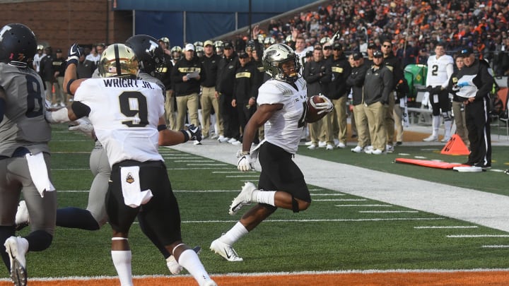 CHAMPAIGN, IL – OCTOBER 13: Purdue Boilermakers wide receiver Rondale Moore 94) scores in the third quarter during a Big Ten Conference college football game between the Purdue Boilermakers and the Illinois Fighting Illini on October 13, 2018, at Memorial Stadium, Champaign, IL. Purdue won, 46-7. (Photo by Keith Gillett/Icon Sportswire via Getty Images)