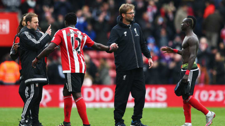 SOUTHAMPTON, ENGLAND - MARCH 20: Jurgen Klopp manager of Liverpool shakes hands with Victor Wanyama (12) and Sadio Mane of Southampton after the Barclays Premier League match between Southampton and Liverpool at St Mary's Stadium on March 20, 2016 in Southampton, United Kingdom. (Photo by Michael Steele/Getty Images)