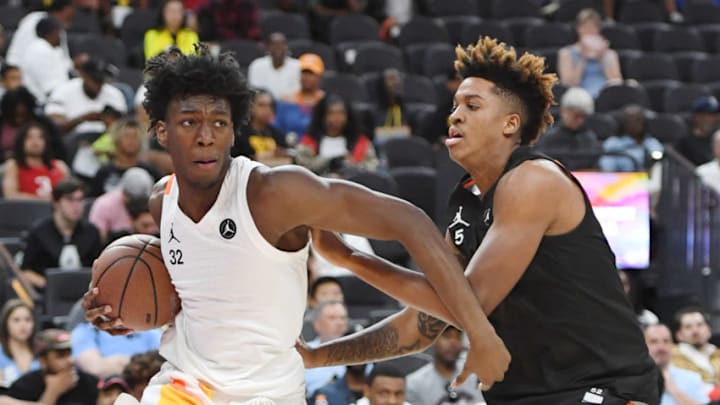 James Wiseman (#32) with the ball. (Photo by Ethan Miller/Getty Images)