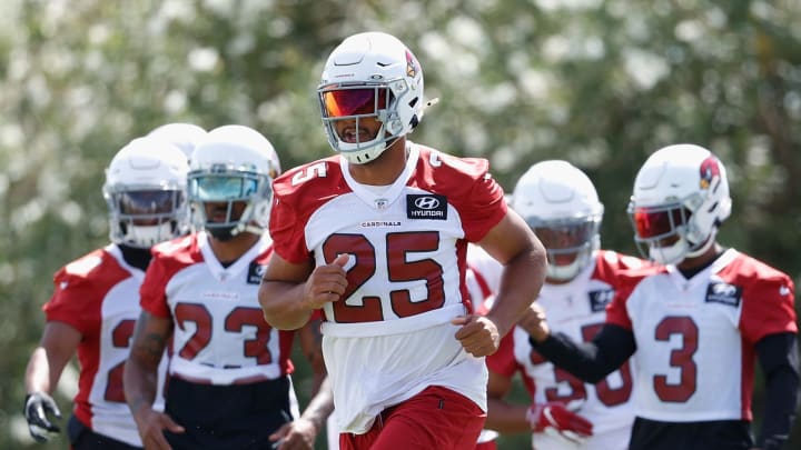 GLENDALE, ARIZONA – JUNE 09: Linebacker Zaven Collins #25 of the Arizona Cardinals participates in an off-season workout at Dignity Health Arizona Cardinals Training Center on June 09, 2021 in Tempe, Arizona. (Photo by Christian Petersen/Getty Images)