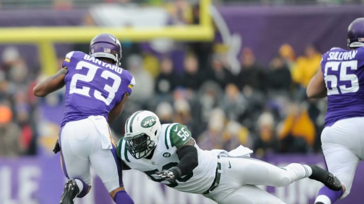 MINNEAPOLIS, MN – DECEMBER 7: Demario Davis (Photo by Hannah Foslien/Getty Images)