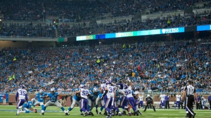 Oct 25, 2015; Detroit, MI, USA; Detroit Lions kicker Matt Prater (5) kicks a field goal during the game against the Minnesota Vikings at Ford Field. Mandatory Credit: Tim Fuller-USA TODAY Sports