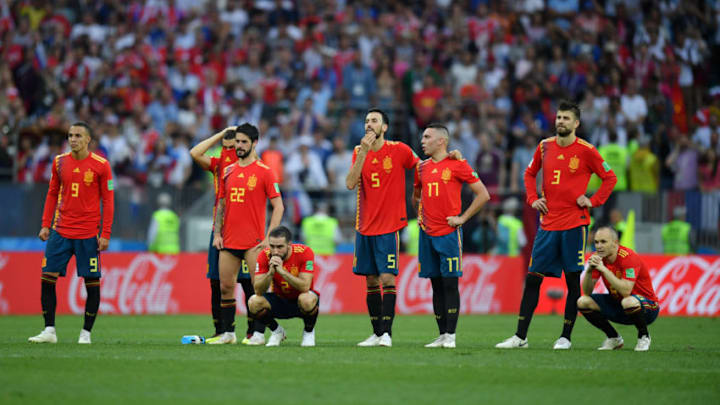 MOSCOW, RUSSIA - JULY 01: Spain players look dejected during penalty shoot out following the 2018 FIFA World Cup Russia Round of 16 match between Spain and Russia at Luzhniki Stadium on July 1, 2018 in Moscow, Russia. (Photo by Dan Mullan/Getty Images)