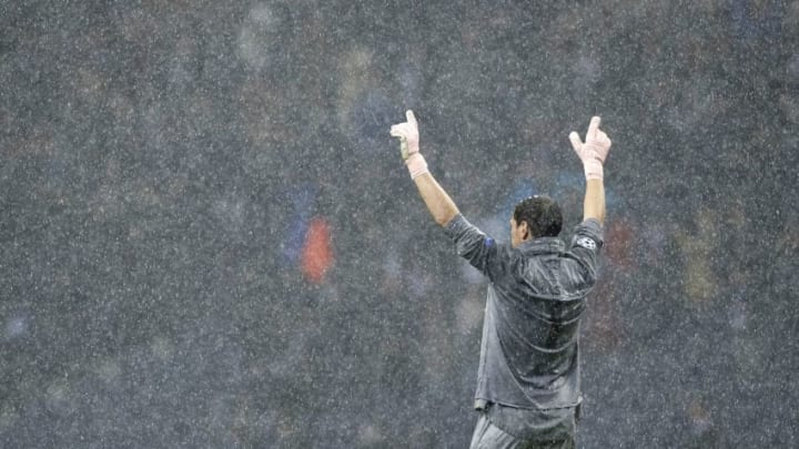 PORTO, PORTUGAL - NOVEMBER 06: Iker Casillas of Porto reacts during the Group D match of the UEFA Champions League between FC Porto and FC Lokomotiv Moscow at Estadio do Dragao on November 6, 2018 in Porto, Portugal. (Photo by Quality Sport Images/Getty Images)