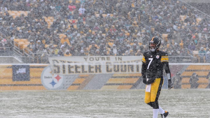 PITTSBURGH, PA - DECEMBER 8: Quarterback Ben Roethlisberger