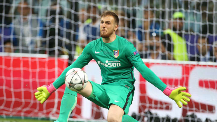 MILAN, ITALY – MAY 28: Goalkeeper of Atletico Madrid Jan Oblak in action during the UEFA Champions League final between Real Madrid and Club Atletico Madrid at Stadio Giuseppe Meazza, San Siro on May 28, 2016 in Milan, Italy. (Photo by Jean Catuffe/Getty Images)