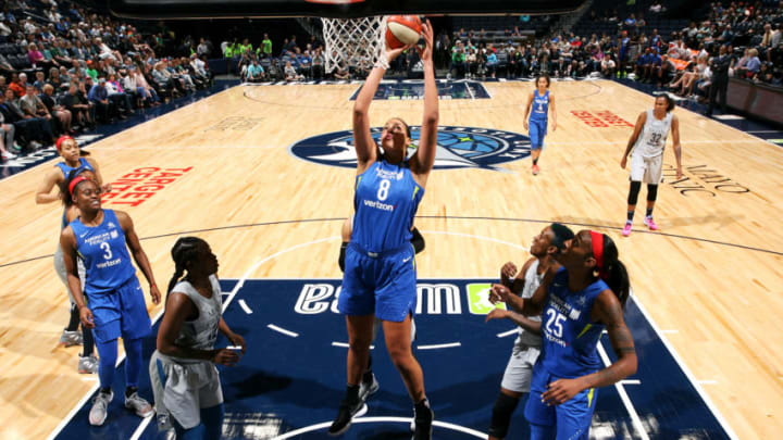 MINNEAPOLIS, MN – JUNE 19: Elizabeth Cambage #8 of the Dallas Wings shoots the ball against the Minnesota Lynx on June 19, 2018 at Target Center in Minneapolis, Minnesota. NOTE TO USER: User expressly acknowledges and agrees that, by downloading and or using this Photograph, user is consenting to the terms and conditions of the Getty Images License Agreement. Mandatory Copyright Notice: Copyright 2018 NBAE (Photo by David Sherman/NBAE via Getty Images)