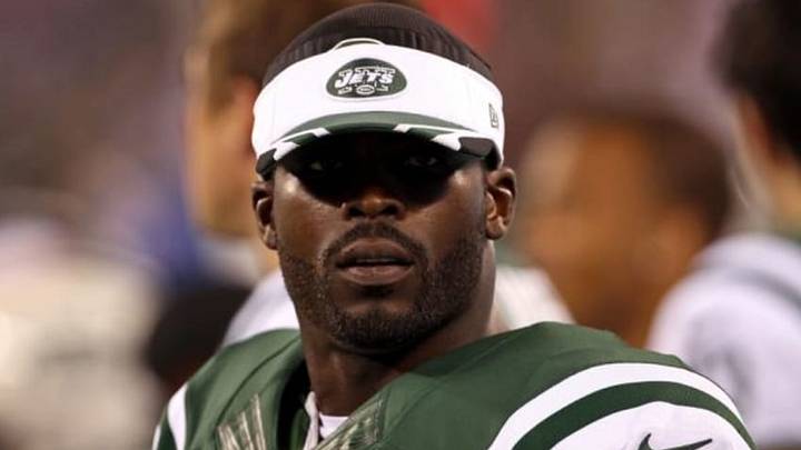 Aug 22, 2014; East Rutherford, NJ, USA; New York Jets quarterback Michael Vick (1) on the sideline against the New York Giants during the second half at MetLife Stadium. The Giants defeated the Jets 35-24. Mandatory Credit: Adam Hunger-USA TODAY Sports Aug 22, 2014; East Rutherford, NJ, USA; New York Jets quarterback Michael Vick (1) on the sideline against the New York Giants during the second half at MetLife Stadium. The Giants defeated the Jets 35-24. Mandatory Credit: Adam Hunger-USA TODAY Sports