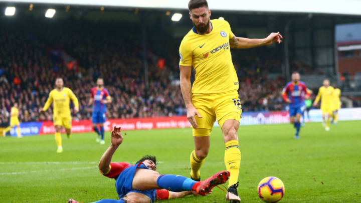 LONDON, ENGLAND - DECEMBER 30: Olivier Giroud of Chelsea is challenged by James Tomkins of Crystal Palace during the Premier League match between Crystal Palace and Chelsea FC at Selhurst Park on December 30, 2018 in London, United Kingdom. (Photo by Jordan Mansfield/Getty Images)