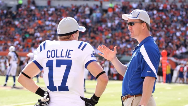 CINCINNATI, OH – OCTOBER 16: Peyton Manning the #18 of the Indianapolis Colts talks with Austin Collie #17 during the NFL game against the Cincinnati Bengals at Paul Brown Stadium on October 16, 2011, in Cincinnati, Ohio. (Photo by Andy Lyons/Getty Images)