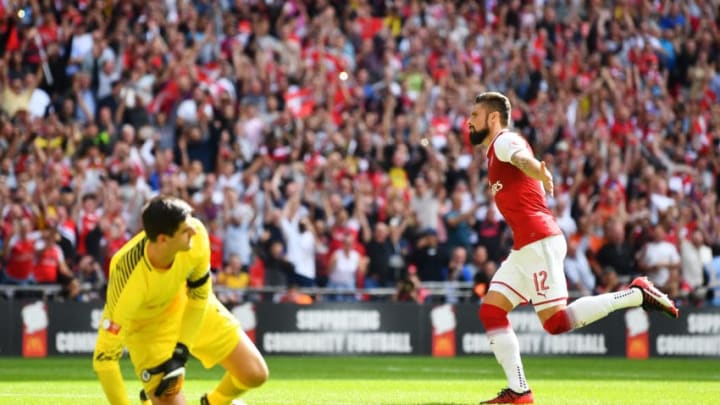 LONDON, ENGLAND - AUGUST 06: Olivier Giroud of Arsenal celebrates scoring his sides fourth penalty in the penalty shoot out during the The FA Community Shield final between Chelsea and Arsenal at Wembley Stadium on August 6, 2017 in London, England. (Photo by Dan Mullan/Getty Images)