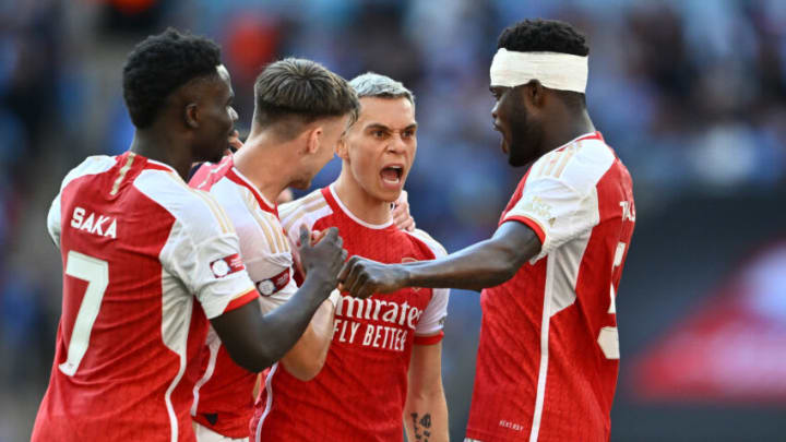 LONDON, ENGLAND - AUGUST 6: Leandro Trossard of Arsenal celebrates with Thomas Partey, Kieran Tierney, Bukayo Saka after scoring goal during the match between Manchester City against Arsenal at Wembley Stadium on August 6, 2023 in London, England. (Photo by Sebastian Frej/MB Media/Getty Images)