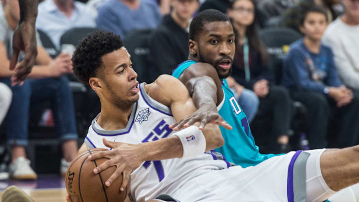 The Sacramento Kings’ Skal Labissiere (7) fights for the ball against the Charlotte Hornets’ Michael Kidd-Gilchrist on January 2, 2018, at the Golden 1 Center in Sacramento, Calif. (Hector Amezcua/Sacramento Bee/TNS via Getty Images)