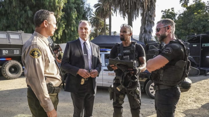 “Lion’s Den” — The SWAT team engages in tense negotiations with a family that takes a local officer hostage when they’re evicted from their home due to eminent domain. Also, Hondo reflects on his personal life choices as he helps his father through a medical crisis and Chris’ relationship with Kira and Ty reaches a critical juncture, on S.W.A.T., Wednesday, Nov. 20 (10:00-11:00 PM, ET/PT) on the CBS Television Network. Pictured (L-R): Patrick St. Esprit as Commander Robert Hicks, Shemar Moore as Daniel “Hondo” Harrelson, and Jay Harrington as David “Deacon” Kay. Photo: Bill Inoshita/CBS ©2019 CBS Broadcasting, Inc. All Rights Reserved