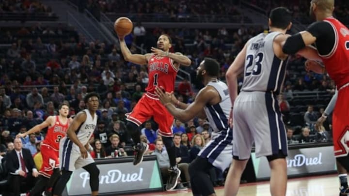 Jan 18, 2016; Auburn Hills, MI, USA; Chicago Bulls guard Derrick Rose (1) drives the ball to the basket during the fourth quarter of the game against the Detroit Pistons at The Palace of Auburn Hills. The Bulls defeated the Pistons 111-101. Mandatory Credit: Leon Halip-USA TODAY Sports