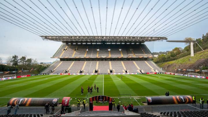 BRAGA, PORTUGAL - APRIL 07: A general view of the Estadio Municipal de Braga prior to the UEFA Europa League Quarter Final first leg match between SC Braga and Shakhtar Donetsk on April 7, 2016 in Braga, Portugal. (Photo by Octavio Passos/Getty Images) BRAGA, PORTUGAL - APRIL 07: A general view of the Estadio Municipal de Braga prior to the UEFA Europa League Quarter Final first leg match between SC Braga and Shakhtar Donetsk on April 7, 2016 in Braga, Portugal. (Photo by Octavio Passos/Getty Images)