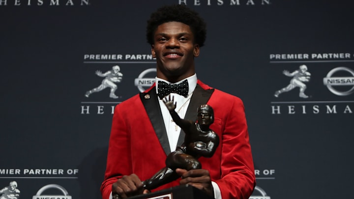 NEW YORK, NY – DECEMBER 10: Lamar Jackson of the Louisville Cardinals poses for a photo after being named the 82nd Heisman Memorial Trophy Award winner during the 2016 Heisman Trophy Presentation at the Marriott Marquis on December 10, 2016 in New York City. (Photo by Michael Reaves/Getty Images)