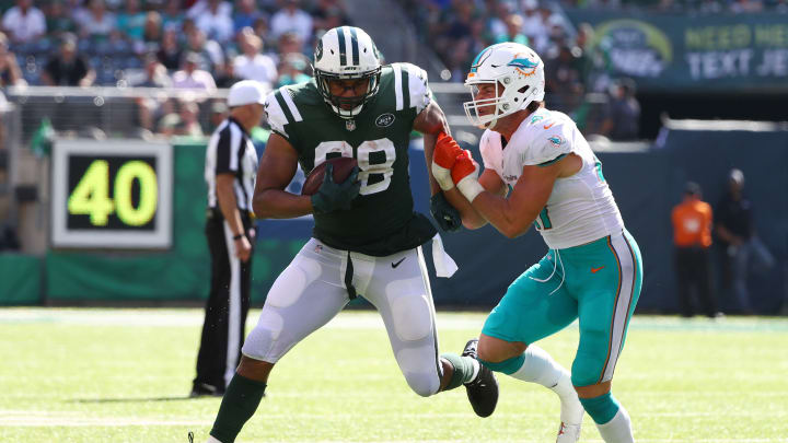 EAST RUTHERFORD, NJ – SEPTEMBER 24: Austin Seferian-Jenkins #88 of the New York Jets is wrapped up by Kiko Alonso #47 of the Miami Dolphins during the second half of an NFL game at MetLife Stadium on September 24, 2017 in East Rutherford, New Jersey. The New York Jets defeated the Miami Dolphins 20-6. (Photo by Al Bello/Getty Images)