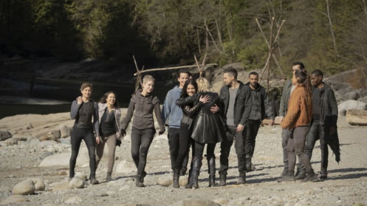 The 100 -- "The Last War" -- Image Number: HU716b_0179r.jpg -- Pictured (L-R): Tasya Teles as Echo, Luisa d'Oliveira as Emori, Shelby Flannery as Hope, Shannon Kook as Jordan Green, Marie Avgeropoulos as Octavia, Eliza Taylor as Clarke, Richard Harmon as Murphy, Jarod Joseph as Miller, Sachin Sahel as Jackson, Lindsey Morgan as Raven and Adina Porter as Indra -- Photo: Diyah Pera/The CW -- 2020 The CW Network, LLC. All rights reserved.