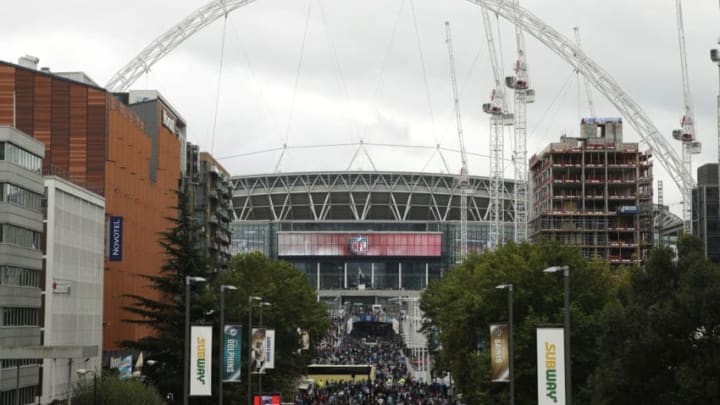 LONDON, ENGLAND - OCTOBER 01: Fans arrive at the stadium prior to kickoff the NFL game between the Miami Dolphins and the New Orleans Saints at Wembley Stadium on October 1, 2017 in London, England. (Photo by Henry Browne/Getty Images)