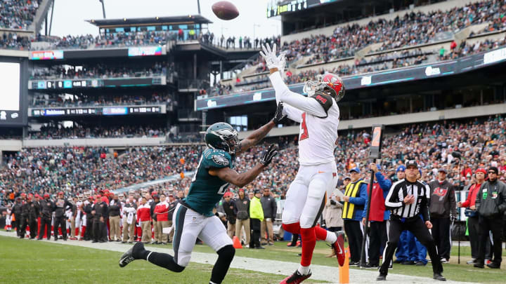PHILADELPHIA, PA – NOVEMBER 22: Mike Evans #13 of the Tampa Bay Buccaneers makes a touchdown catch against Nolan Carroll #23 of the Philadelphia Eagles in the first quarter at Lincoln Financial Field on November 22, 2015 in Philadelphia, Pennsylvania. (Photo by Elsa/Getty Images)