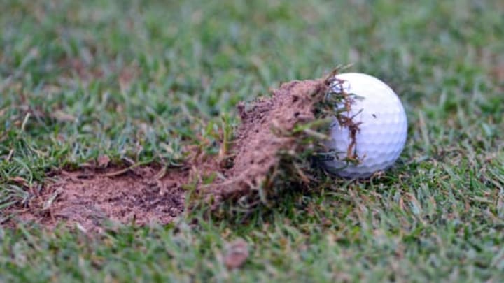 Golf rules USGA divot