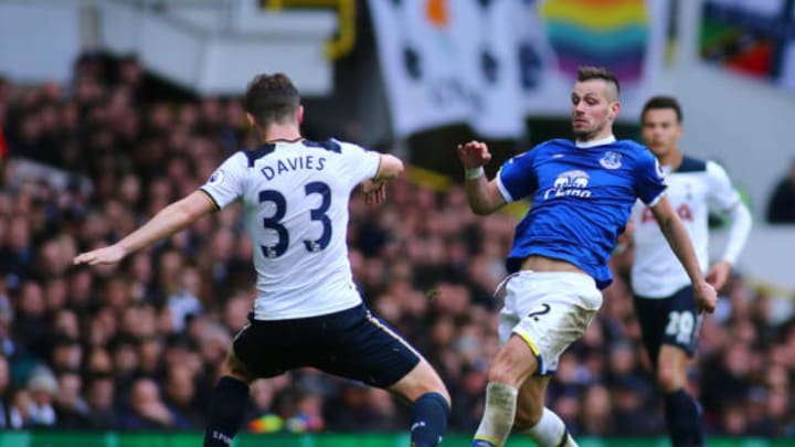 March 5th 2017, White Hart Lane, Tottenham, London, England; EPL Premier League football, Tottenham Hotspur versus Everton; Morgan Schneiderlin of Everton knocks the ball passed Ben Davies of Tottenham (Photo by Mark Kerton/Action Plus via Getty Images)