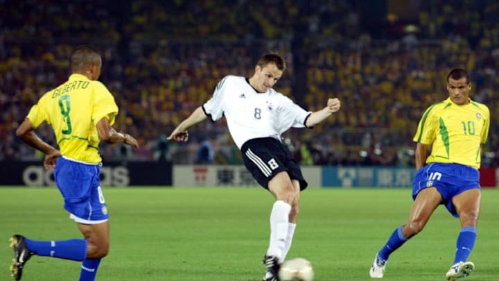 Foot : Final, Germany - Brazil, Wc 2002 /Gilberto Silva, Dietmar Hamann, Rivaldo /Allemagne, Duitsland, Bresil, Brasil, (Photo by Tim De Waele/Getty Images)
