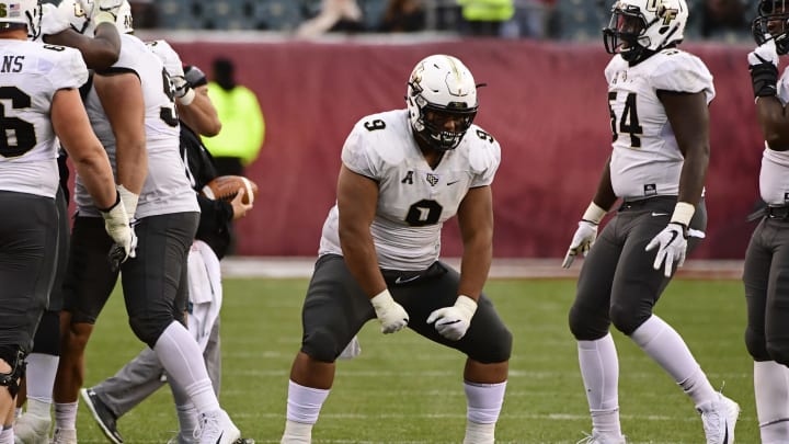 PHILADELPHIA, PA – NOVEMBER 18: Trysten Hill #9 of the UCF Knights flexes after a defensive stop during the third quarter against the Temple Owls at Lincoln Financial Field on November 18, 2017 in Philadelphia, Pennsylvania. UCF defeated Temple 45-19. (Photo by Corey Perrine/Getty Images)