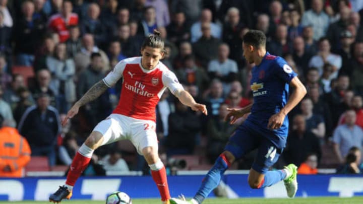 LONDON, ENGLAND – MAY 07: Hector Bellerin of Arsenal takes on Jesse Lingard of Manchester United during the Premier League match between Arsenal and Manchester United at Emirates Stadium on May 7, 2017 in London, England. (Photo by David Price/Arsenal FC via Getty Images)